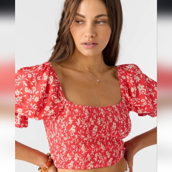 O'Neill Lorna Short Sleeve Floral Smocked Crop Top Size Medium - Picture 2 of 12